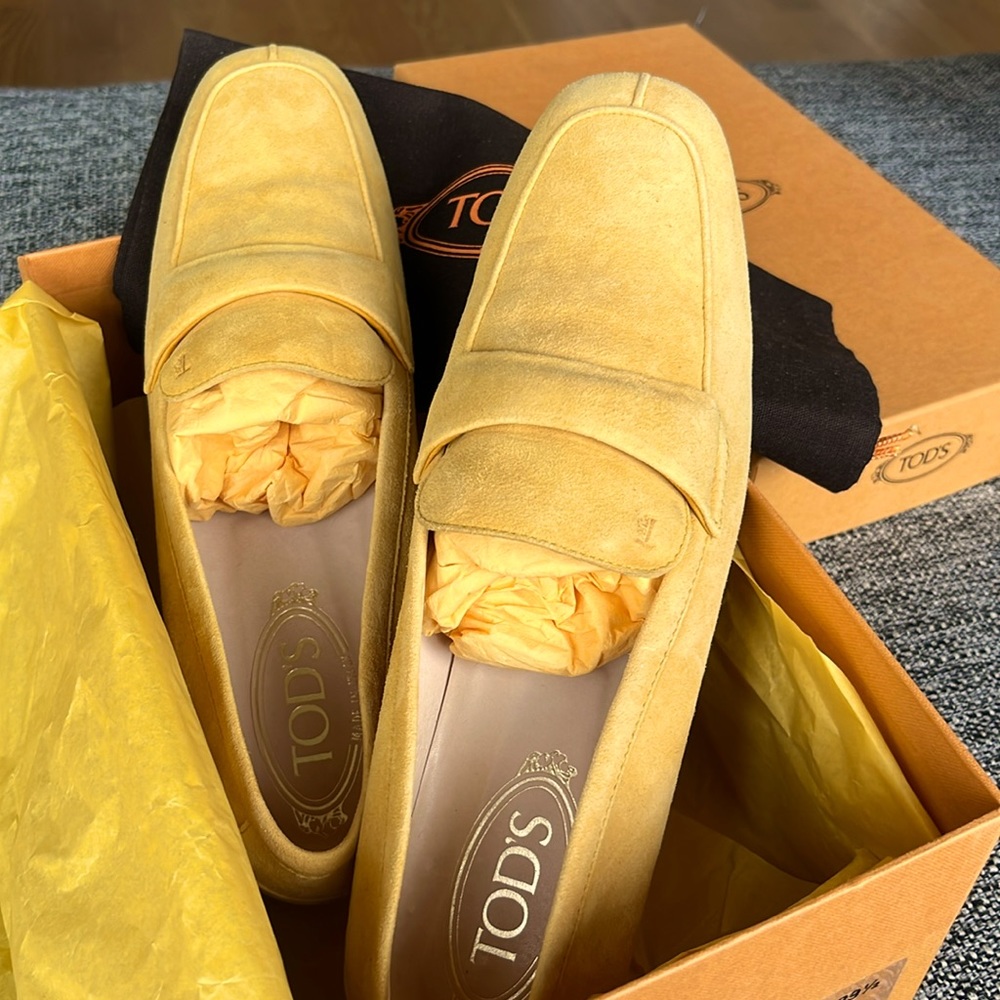 AlmostNew TOD’S slip on Suede Mocassins / loafers / flat, Yellow, size 39.5 /9.5